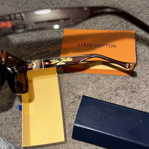 LOW START Louis Vuitton Sunglasses - Picture 12 of 13